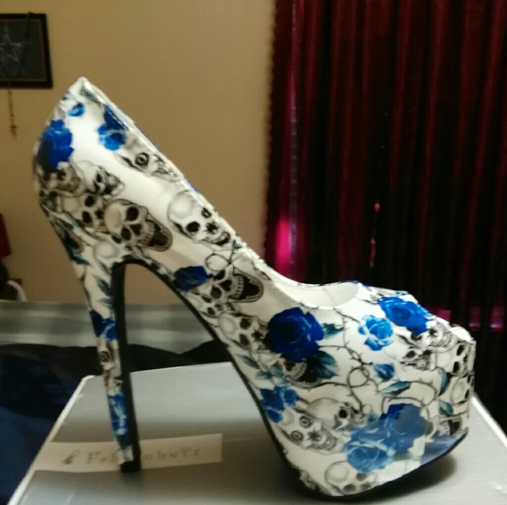 Ami Clubwear Victoria platform heels